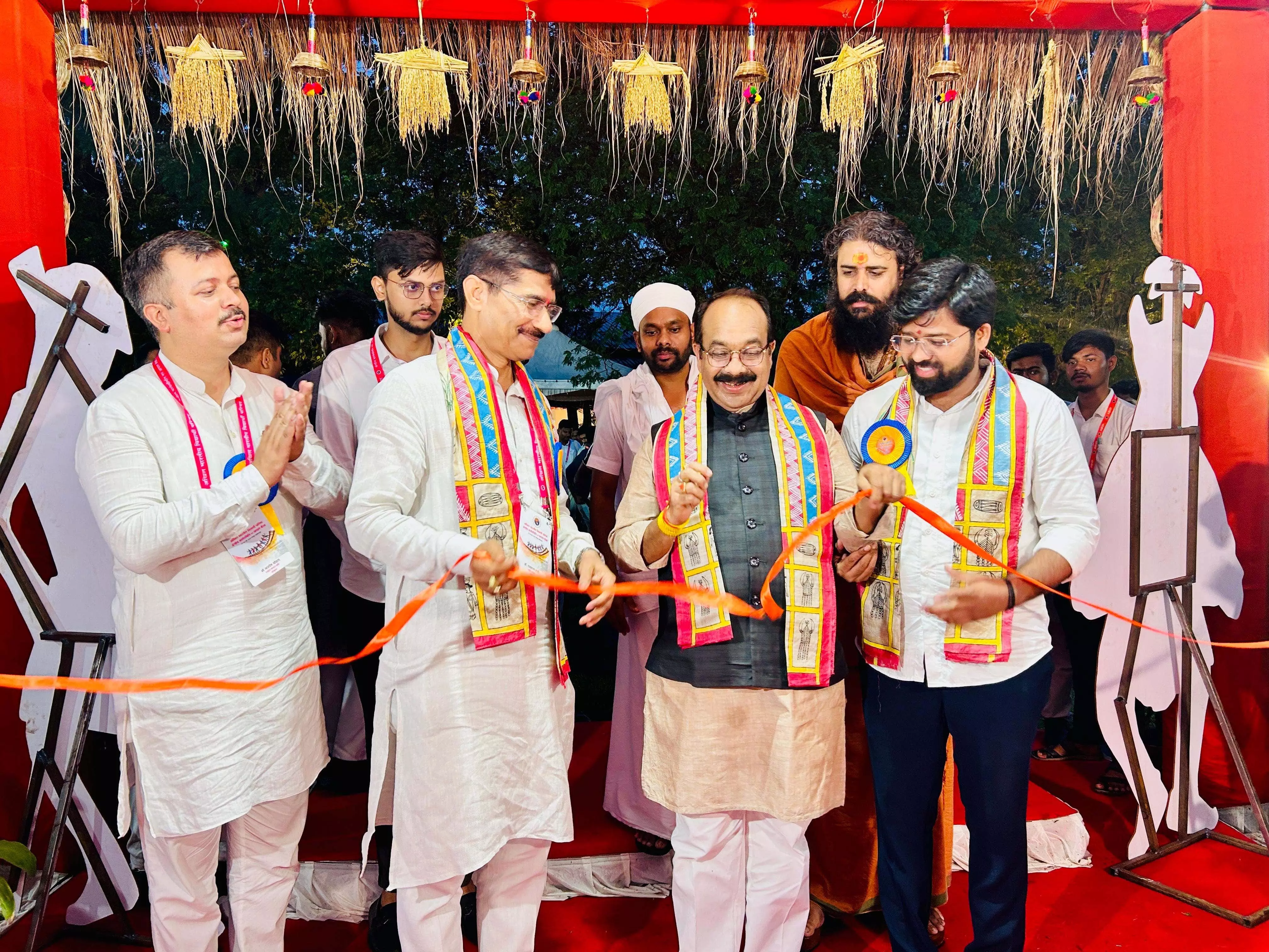 अभाविप की राष्ट्रीय कार्यकारी परिषद बैठक का रायपुर हुआ शुभारंभ अभाविप की राष्ट्रीय कार्यकारी परिषद बैठक का रायपुर हुआ शुभारंभ