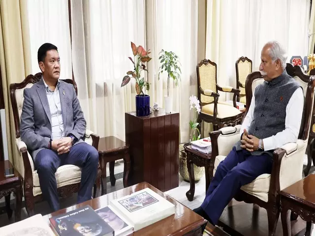 अरुणाचल CM ने राइजिंग नॉर्थईस्ट समिट के बाद राज्यपाल से की भेंट अरुणाचल CM ने राइजिंग नॉर्थईस्ट समिट के बाद राज्यपाल से की भेंट