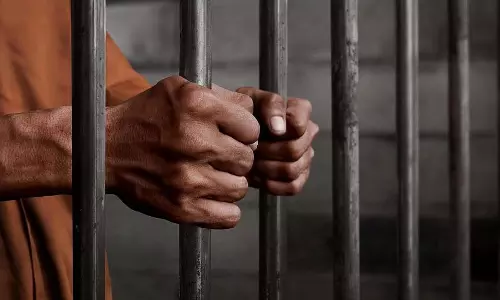 MP : शिक्षक को आत्महत्या के लिए उकसाने के आरोप में दमोह आरटीआई कार्यकर्ता गिरफ्तार