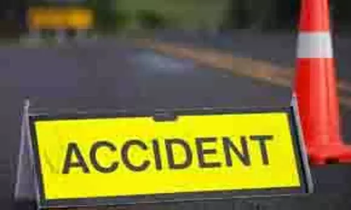 Delhi : भीषण हादसे में 2 लोगों की मौत, 3 जख्मी Delhi : भीषण हादसे में 2 लोगों की मौत, 3 जख्मी