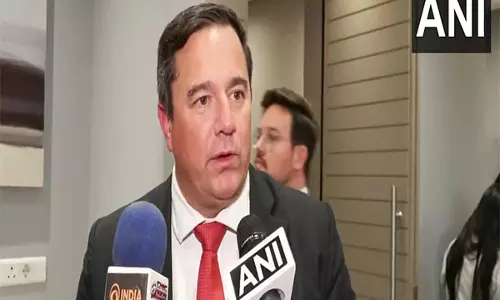South Africa के कृषि मंत्री जॉन स्टीनहुइसन ने कहा- हम आतंक के इस्तेमाल की निंदा करते हैं