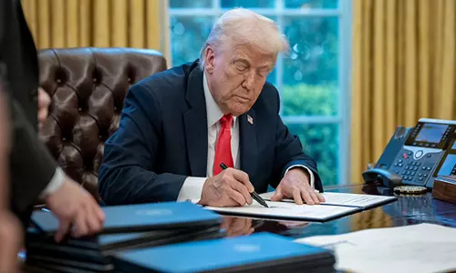 US Court ने ट्रम्प के प्रमुख टैरिफ को अधिकार के अतिक्रमण का हवाला देते हुए कानूनी रूप से उचित नहीं बताते हुए रोक दिया