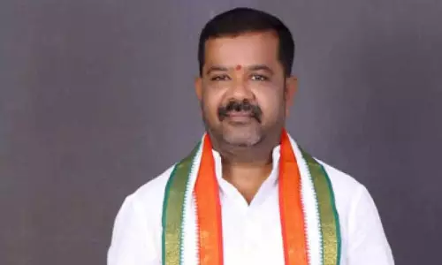 वारंगल के विधायक नैनी राजेंद्र ने कविता को KCR के पास शैतानों को बेनकाब करने की चुनौती दी