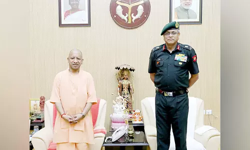 CM Yogi ने लेफ्टिनेंट जनरल अनिंद्य सेनगुप्ता से मुलाकात की