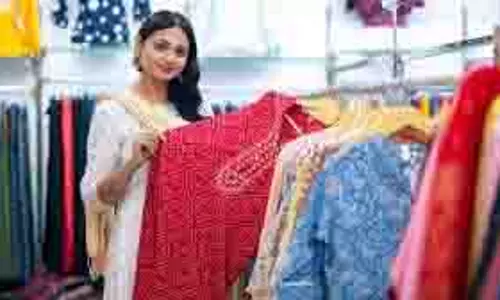 Summer Tips: गर्मी के मौसम में उमस से मिलेगी राहत, ऐसा होना चाहिए आपका पहनावा