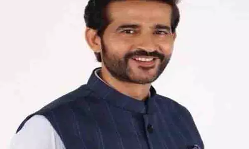 Hiten Tejwani ने टेलीविज़न की प्रतिस्पर्धी दुनिया में जीवित रहने के बारे में बात की Hiten Tejwani ने टेलीविज़न की प्रतिस्पर्धी दुनिया में जीवित रहने के बारे में बात की