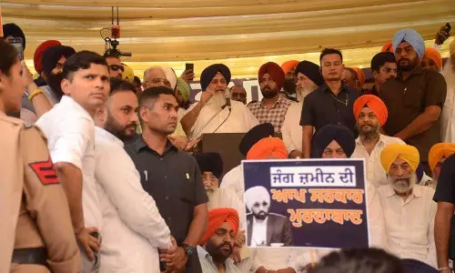 Sukhbir Badal ने पंजाबियों के लिए नौकरियों में आरक्षण की मांग की