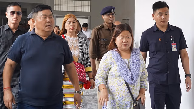 Arunachal : मंत्री दासंगलू पुल ने दिबांग घाटी में विकास परियोजनाओं की समीक्षा की Arunachal : मंत्री दासंगलू पुल ने दिबांग घाटी में विकास परियोजनाओं की समीक्षा की