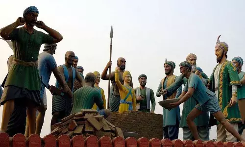 Gurdwara मेहदियाना साहिब में मूर्तियां सिख इतिहास को जीवंत करती Gurdwara मेहदियाना साहिब में मूर्तियां सिख इतिहास को जीवंत करती