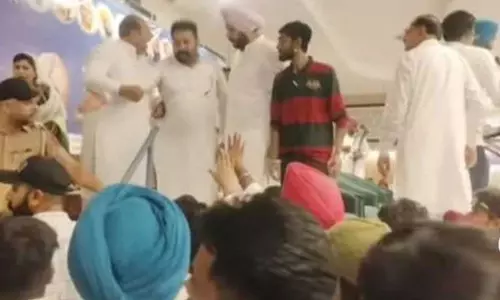 Malot rally ruckus, कांग्रेस नेताओं पर अनुशासनात्मक कार्रवाई