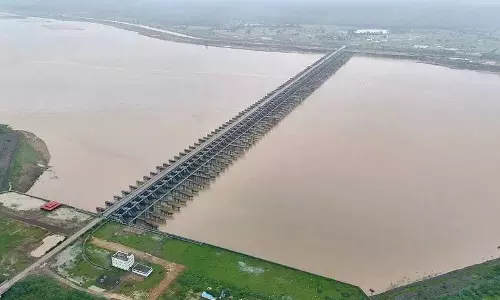 Medigadda Barrag: किसानों की परेशानी से बेखबर कांग्रेस सरकार एक और समिति गठित करेगी Medigadda Barrag: किसानों की परेशानी से बेखबर कांग्रेस सरकार एक और समिति गठित करेगी