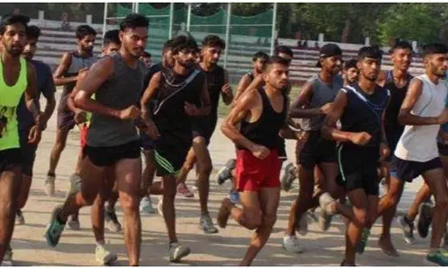 होम गार्ड की भर्ती, शारीरिक परीक्षण के दौरान युवक की मौत, 7 अस्पताल में भर्ती होम गार्ड की भर्ती, शारीरिक परीक्षण के दौरान युवक की मौत, 7 अस्पताल में भर्ती