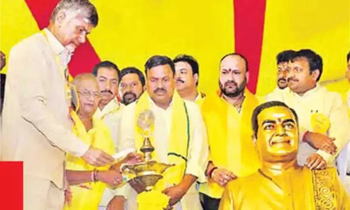 Andhra: टीडीपी ने संस्थापक एनटीआर को 102वीं जयंती पर श्रद्धांजलि दी