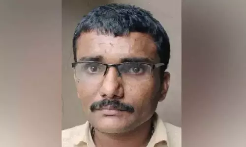 Kerala : सोशल मीडिया पर महिला को बदनाम करने के आरोप में व्यक्ति गिरफ्तार Kerala : सोशल मीडिया पर महिला को बदनाम करने के आरोप में व्यक्ति गिरफ्तार