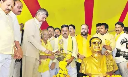 Andhra: TDP ने संस्थापक NTR को 102वीं जयंती पर श्रद्धांजलि दी