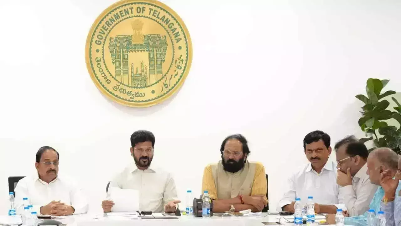Telangana: प्रशासन की धीमी गति से मंत्री नाराज
