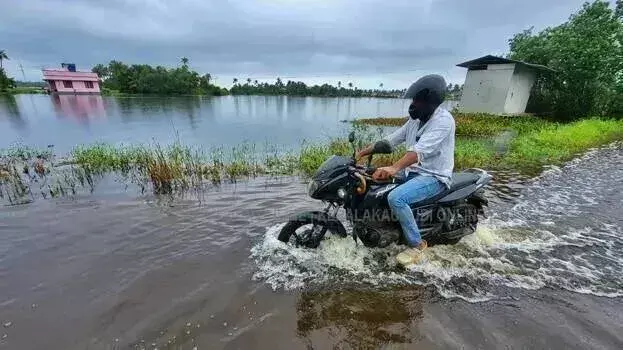 Kerala में बारिश तेज़ हो रही है; चार जिलों में बाढ़ की आशंका, अलर्ट जारी