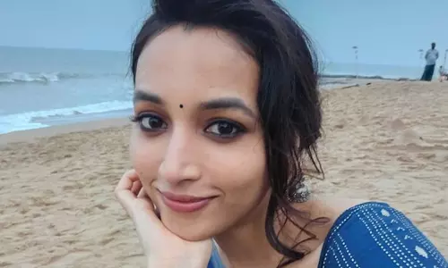 श्रीनिधि शेट्टी ने शेयर की हिट 3 की BTS झलक श्रीनिधि शेट्टी ने शेयर की हिट 3 की BTS झलक