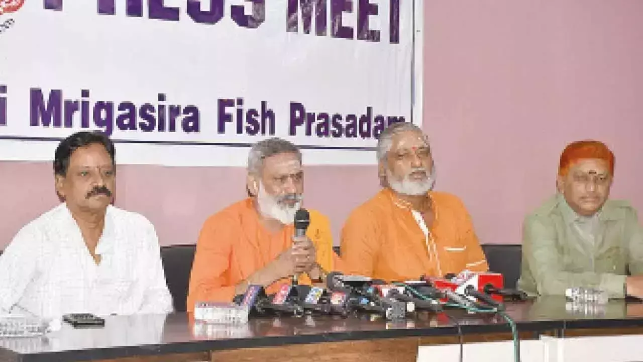 Telangana: 8 जून को शहर में अस्थमा रोगियों के लिए मछली प्रसाद वितरित किया जाएगा Telangana: 8 जून को शहर में अस्थमा रोगियों के लिए मछली प्रसाद वितरित किया जाएगा