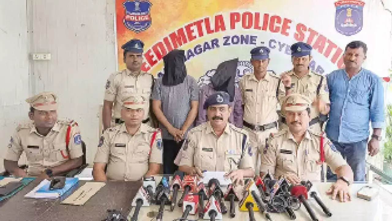 Telangana: 50 लाख रुपये की जबरन वसूली की कोशिश कर रहे दो छद्म नक्सली गिरफ्तार