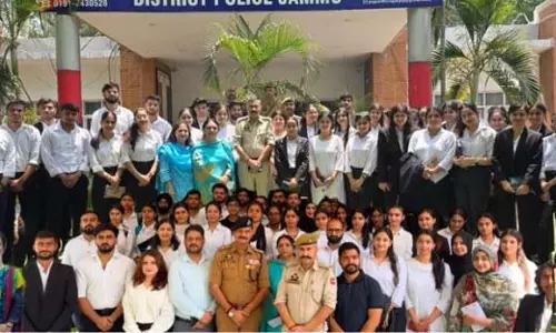 JU लॉ स्कूल के छात्रों ने पुलिस स्टेशनों का दौरा किया