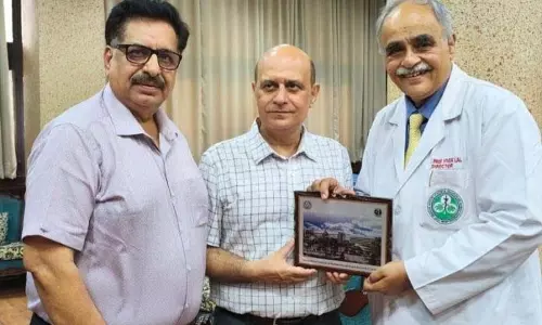 PGIMER ने अनुकरणीय चिकित्सा नेतृत्व के लिए GMC-J के प्रिंसिपल को सम्मानित किया