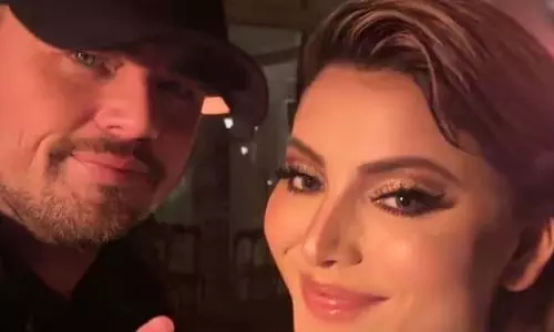 Urvashi Rautela का दावा, लियोनार्डो डिकैप्रियो ने उन्हें क्वीन ऑफ कान्स कहा Urvashi Rautela का दावा, लियोनार्डो डिकैप्रियो ने उन्हें क्वीन ऑफ कान्स कहा