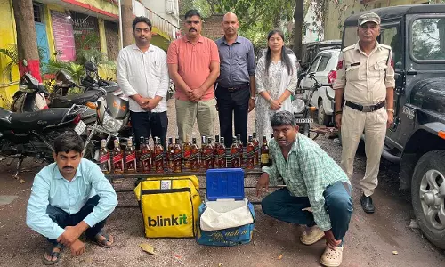 आबकारी विभाग की बड़ी कार्रवाई, TVS एक्सल लूना से मिले अवैध शराब आबकारी विभाग की बड़ी कार्रवाई, TVS एक्सल लूना से मिले अवैध शराब
