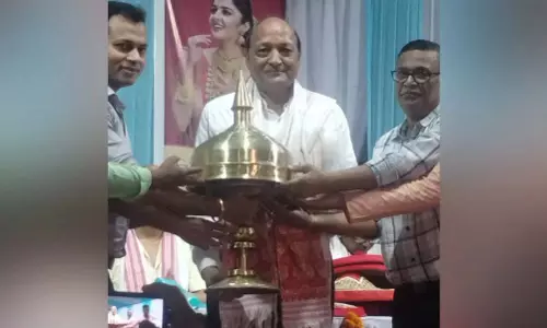 Assam: बारपेटा रोड ट्रेडर्स एसोसिएशन ने व्यवसायी बिनोद मोर को सम्मानित किया Assam: बारपेटा रोड ट्रेडर्स एसोसिएशन ने व्यवसायी बिनोद मोर को सम्मानित किया