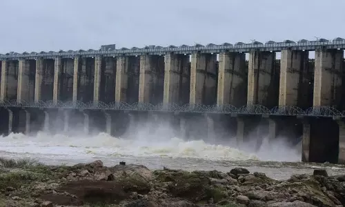 Krishna river में बाढ़ आने के कारण जुराला परियोजना के दस गेट खोले गए