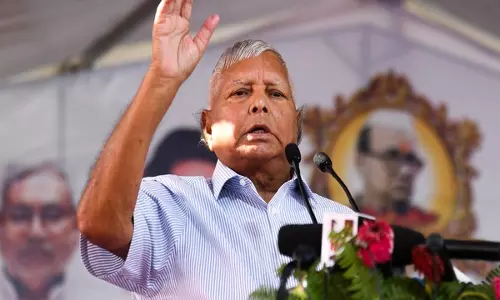 लालू प्रसाद यादव ने ज़मीन के बदले नौकरी मामले में एफआईआर रद्द करने के लिए दिल्ली HC का रुख किया