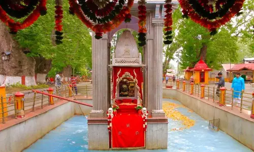 Ksheer भवानी मेला 2025: एक जून को निकलेगा वैश्य दल, तैयारियां तेज Ksheer भवानी मेला 2025: एक जून को निकलेगा वैश्य दल, तैयारियां तेज