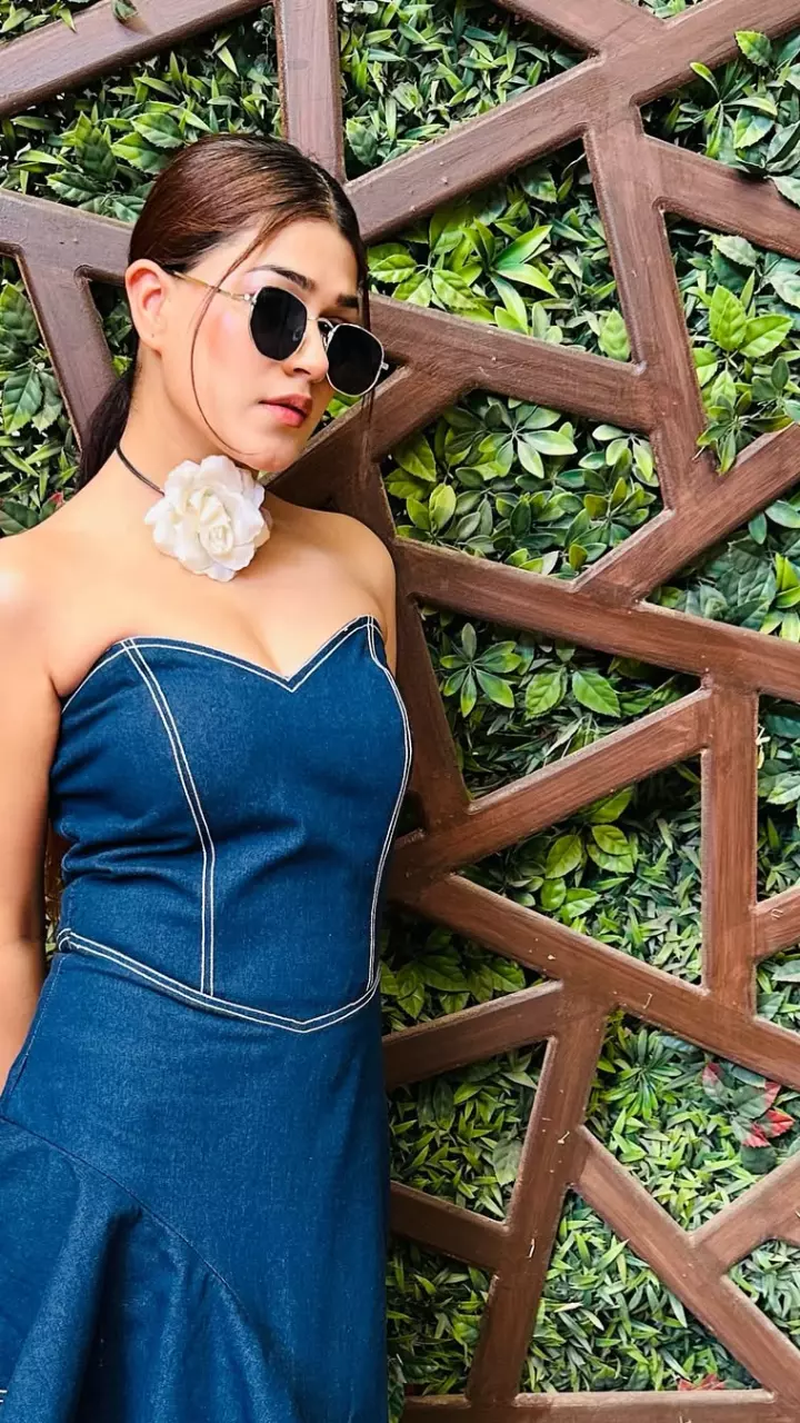 शरेन खंडूजा का सिजलिंग लुक दिखा