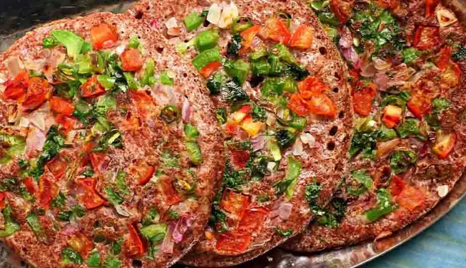 Ragi Uttapam: स्वाद और सेहत के मिश्रण से करें सुबह की शुरुआत Ragi Uttapam: स्वाद और सेहत के मिश्रण से करें सुबह की शुरुआत