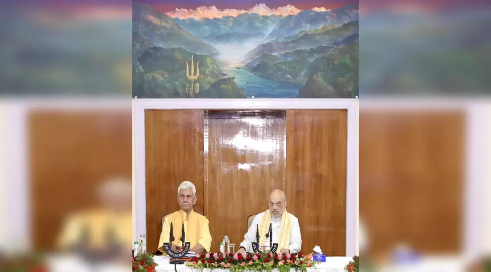 अमित शाह ने सुरक्षाबलों को शांतिपूर्ण अमरनाथ यात्रा सुनिश्चित करने के साथ आतंकवाद के खिलाफ सख्त रुख अपनाने के दिए निर्देश अमित शाह ने सुरक्षाबलों को शांतिपूर्ण अमरनाथ यात्रा सुनिश्चित करने के साथ आतंकवाद के खिलाफ सख्त रुख अपनाने के दिए निर्देश