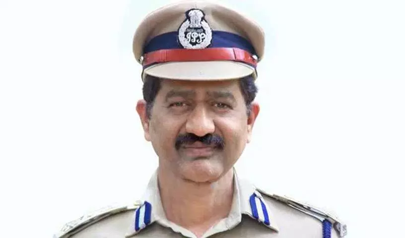 फोन टैपिंग मामले में सुप्रीम कोर्ट ने पूर्व SIB प्रमुख को अंतरिम राहत दी फोन टैपिंग मामले में सुप्रीम कोर्ट ने पूर्व SIB प्रमुख को अंतरिम राहत दी