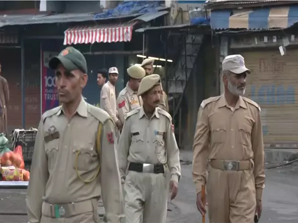 केंद्रीय गृह मंत्री अमित शाह के दौरे से पहले Poonch में सुरक्षा बढ़ाई गई केंद्रीय गृह मंत्री अमित शाह के दौरे से पहले Poonch में सुरक्षा बढ़ाई गई