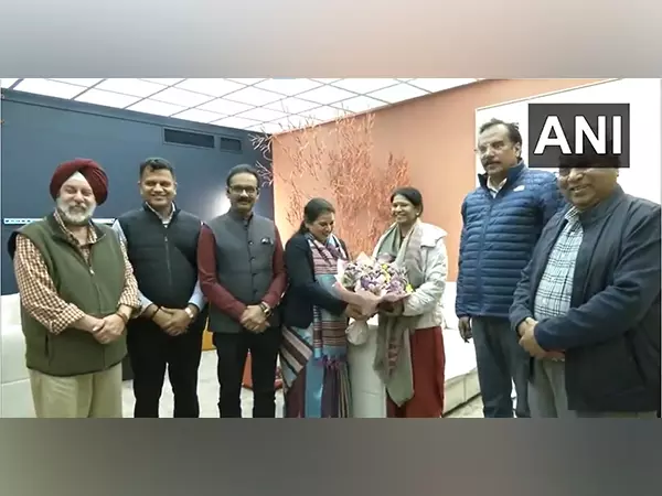 कनिमोझी के नेतृत्व में बहुदलीय प्रतिनिधिमंडल लातविया की राजधानी Riga पहुंचा कनिमोझी के नेतृत्व में बहुदलीय प्रतिनिधिमंडल लातविया की राजधानी Riga पहुंचा
