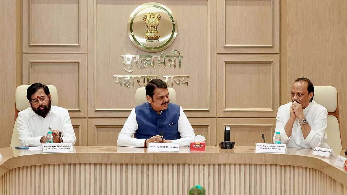 Maharashtra : सीएम ने संचार कौशल को लेकर एकनाथ शिंदे और अजित पवार पर कटाक्ष किया Maharashtra : सीएम ने संचार कौशल को लेकर एकनाथ शिंदे और अजित पवार पर कटाक्ष किया