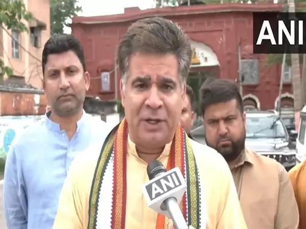 अमित शाह गोलाबारी से प्रभावित परिवारों से मिलेंगे और प्रभावित क्षेत्रों का निरीक्षण करेंगे: BJP रविंदर रैना अमित शाह गोलाबारी से प्रभावित परिवारों से मिलेंगे और प्रभावित क्षेत्रों का निरीक्षण करेंगे: BJP रविंदर रैना