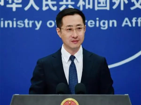 स्वतंत्रता के अमेरिकी दावों के पीछे पाखंड को उजागर करता है China ने छात्र वीजा निरस्तीकरण का विरोध किया स्वतंत्रता के अमेरिकी दावों के पीछे पाखंड को उजागर करता है China ने छात्र वीजा निरस्तीकरण का विरोध किया