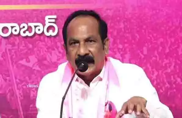 BRS MLC ने पार्टी विरोधी टिप्पणी के लिए कविता की आलोचना की BRS MLC ने पार्टी विरोधी टिप्पणी के लिए कविता की आलोचना की