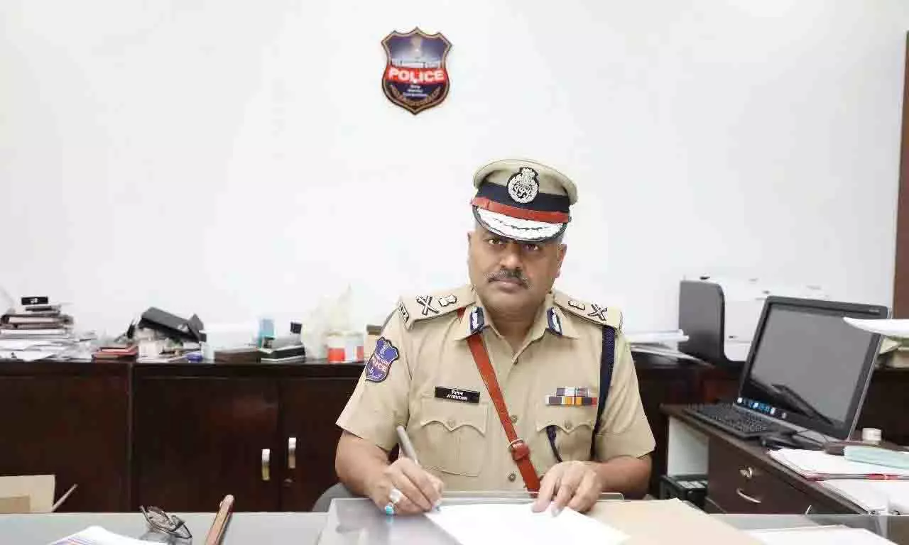 तेलंगाना के DGP ने कानून और व्यवस्था समीक्षा बैठक की अध्यक्षता की तेलंगाना के DGP ने कानून और व्यवस्था समीक्षा बैठक की अध्यक्षता की