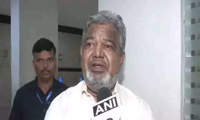 Gudur नारायण रेड्डी हैप्पी रजाकर ने 3 गद्दार पुरस्कार जीते Gudur नारायण रेड्डी हैप्पी रजाकर ने 3 गद्दार पुरस्कार जीते