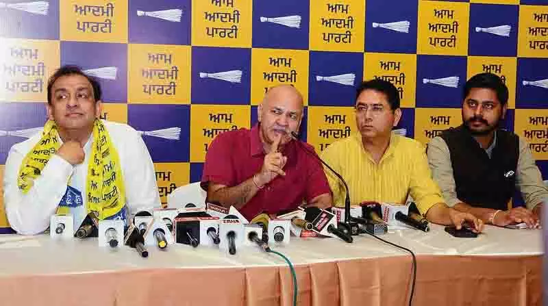 Jalandhar से आप विधायक की गिरफ्तारी के बाद पार्टी ने कोहली को नया हलका प्रभारी नियुक्त किया Jalandhar से आप विधायक की गिरफ्तारी के बाद पार्टी ने कोहली को नया हलका प्रभारी नियुक्त किया