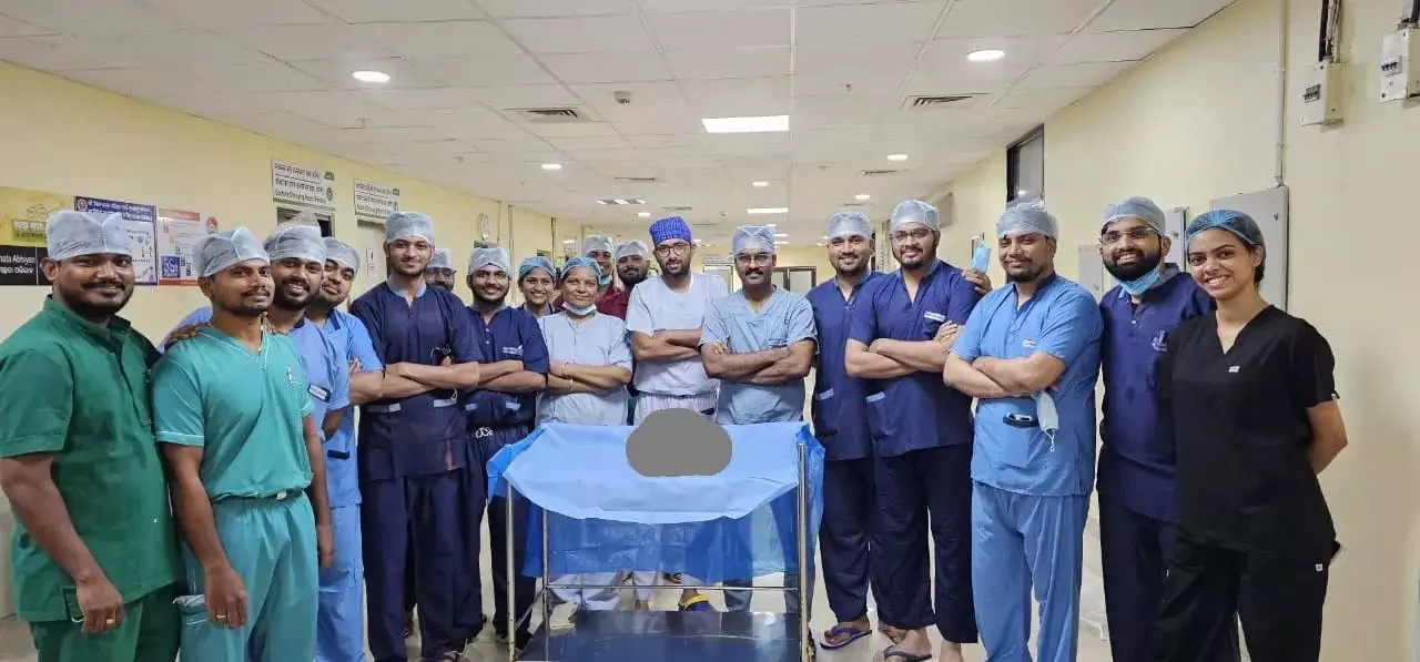 AIIMS भुवनेश्वर ने भारत का सबसे बड़ा किडनी मास निकालकर रिकॉर्ड बनाया AIIMS भुवनेश्वर ने भारत का सबसे बड़ा किडनी मास निकालकर रिकॉर्ड बनाया