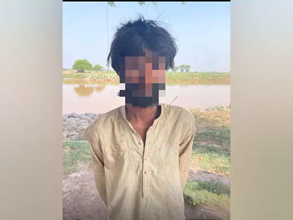 BSF जवानों ने पठानकोट में अंतरराष्ट्रीय सीमा पार करने की पाकिस्तानी घुसपैठिए की कोशिश को नाकाम किया BSF जवानों ने पठानकोट में अंतरराष्ट्रीय सीमा पार करने की पाकिस्तानी घुसपैठिए की कोशिश को नाकाम किया