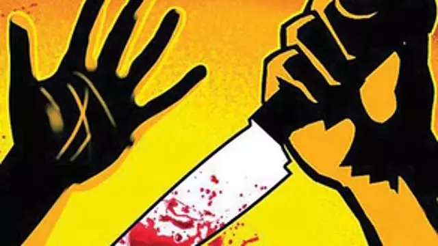 गाय का मांस बेचने के संदेह में दुकानदार की पिटाई गाय का मांस बेचने के संदेह में दुकानदार की पिटाई