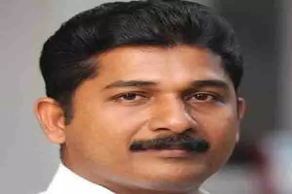 माकपा ने Nilambur उपचुनाव के लिए युवा तुर्क और पूर्व विधायक एम स्वराज को मैदान में उतारा माकपा ने Nilambur उपचुनाव के लिए युवा तुर्क और पूर्व विधायक एम स्वराज को मैदान में उतारा