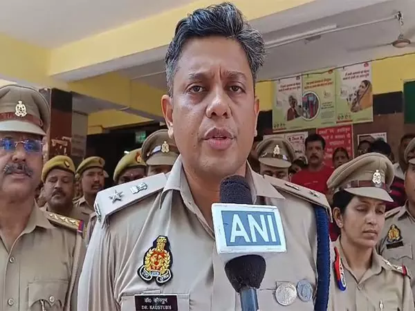 Jaunpur में बस पलटने से 4 लोगों की मौत, 15 घायल Jaunpur में बस पलटने से 4 लोगों की मौत, 15 घायल